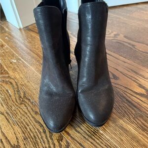 MIA Black Heeled Boots Minimalist Design